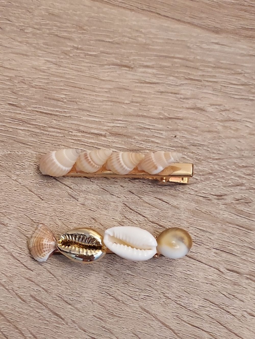 Seashell Accent Gold Hair Clips - Neutral Shells